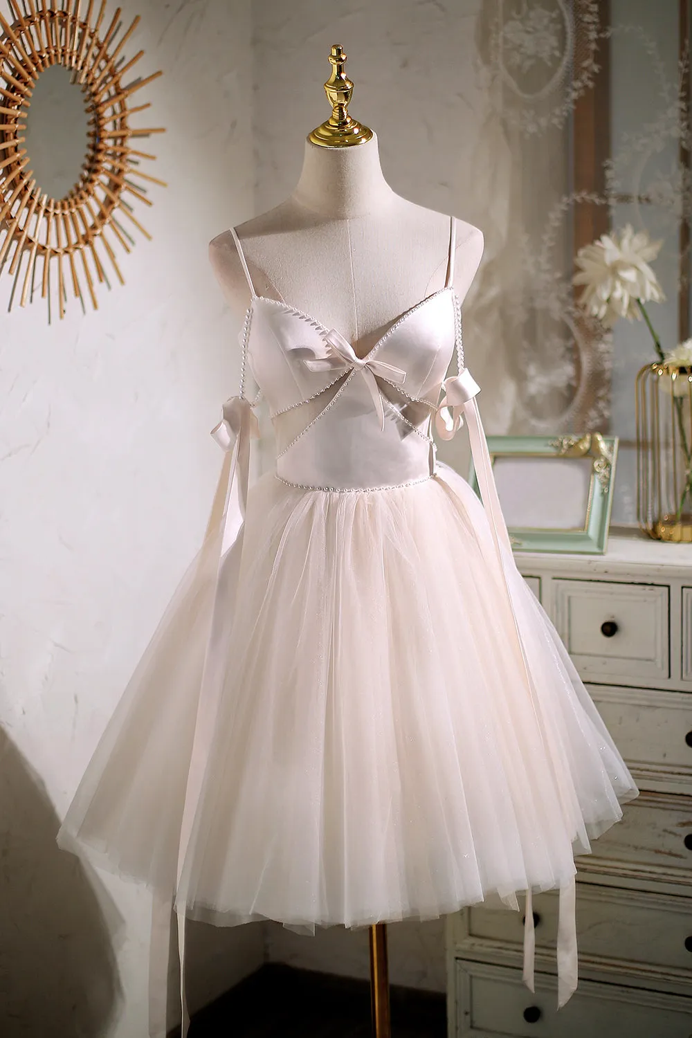 Chic Beading Bowknot Lace Up Short Homecoming Dresses